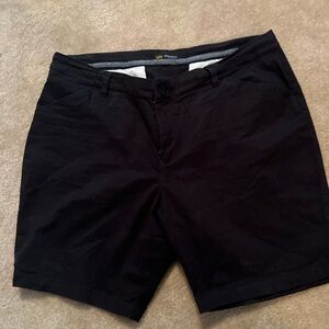 Lee Womens’s shorts, black, button zip close, women’s 18